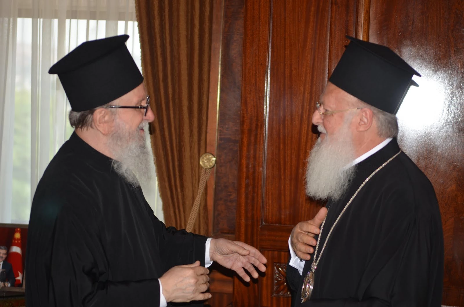 Διάλογοι-θρίλερ στο Φανάρι – Βαρθολομαίος: «Παραιτήσου» – Δημήτριος: «Οχι» – Ποιος αποκάλεσε «τουρκόσπορο» τον Πατριάρχη